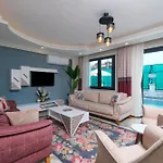 Villa Efems *